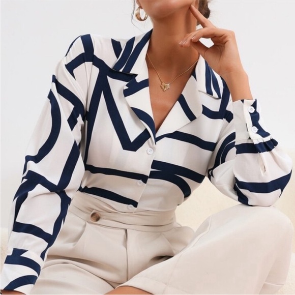 Navy and White Striped Women's Top Size XL - Picture 5 of 10